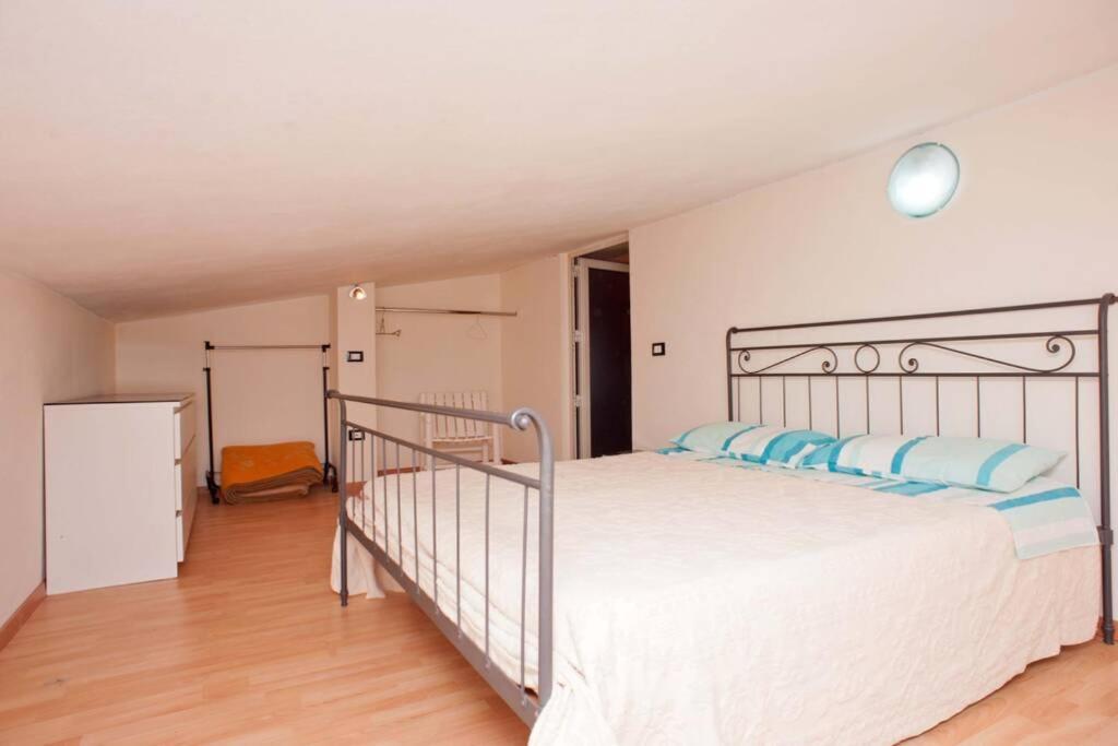 Loft Mansardato Con Giardino E Piscina In Villa Privata Loft With Garden And Swimming Pool In A Private Villa Sestu Exterior foto